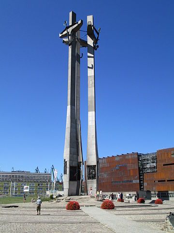360px Monument to the fallen Shipyard workers of 1970